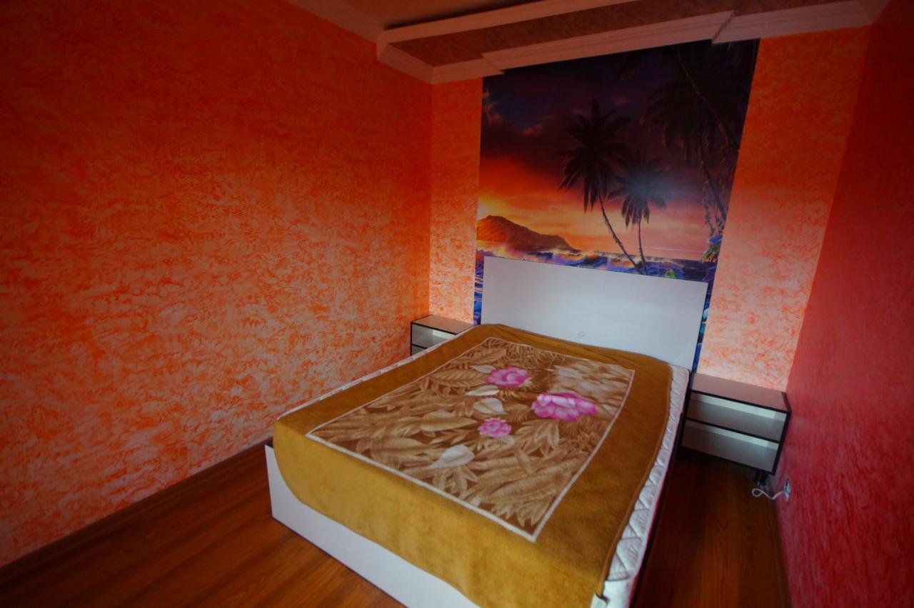 Hotel Oasis Gasamania à Batoumi Chambre photo